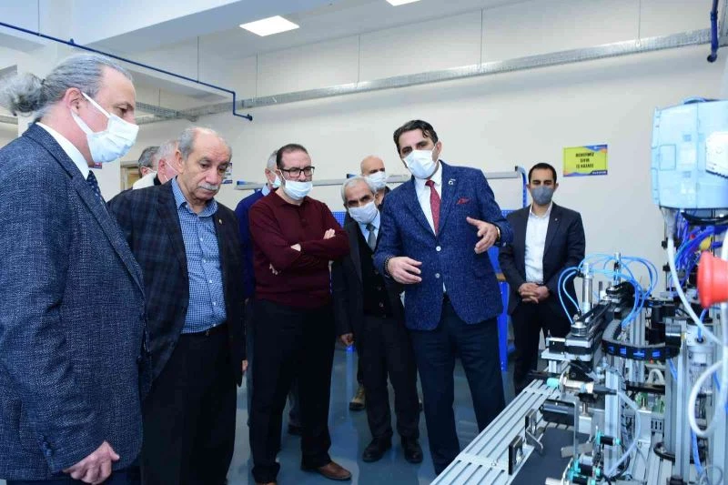 Emirdağ Ticaret ve Sanayi Odası’ndan Özel EOSB Mesleki ve Teknik Anadolu Lisesi’ne ziyaret
