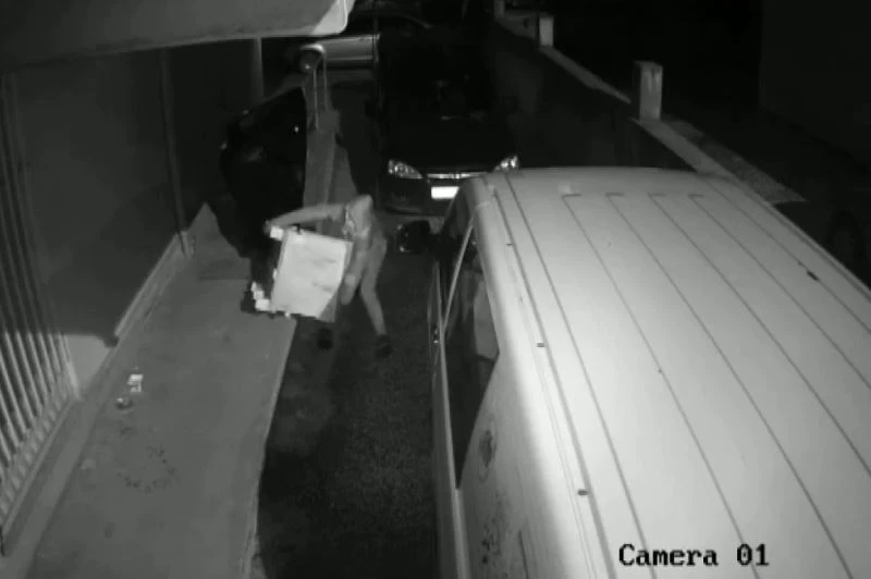 Antalya’da görenlere ‘pes’ dedirten hırsızlık anları
