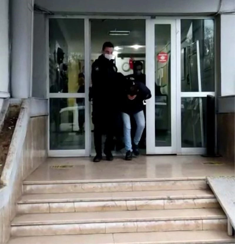 Bayrampaşa’da yakalanan hırsızlar sabıka dosyaları kabarık ikiz kardeşler çıktı
