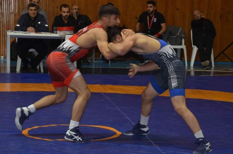 Güreşçiler Ordu’da mindere çıktı
