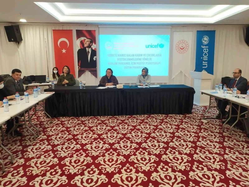 ŞÖNİM ve kadın konukevi personeline 