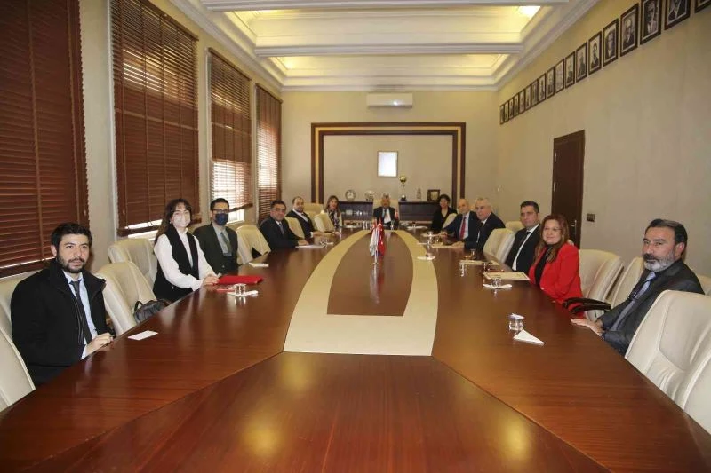 Adana Yeryüzü Pazarı kuruluyor
