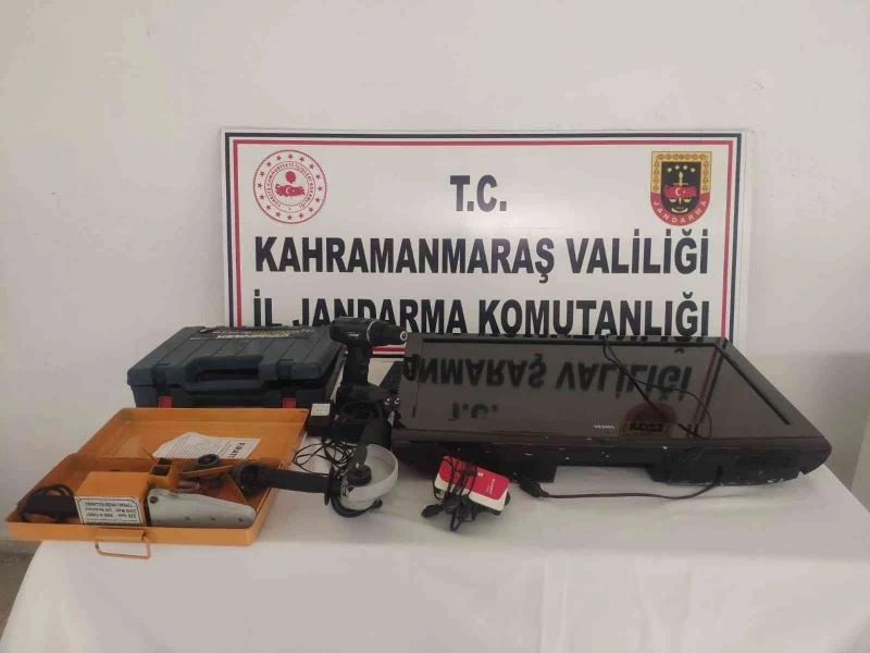 Televizyon ve motorlu testere hırsızları saklandıkları evde yakalandı
