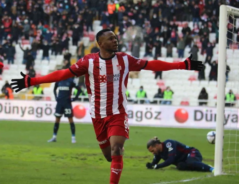 Leke James ligdeki gol sayısını 2’ye çıkarttı
