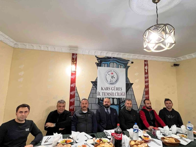 Güreş Kars İl Temcisi Kırtay antrenör ve hakemlerle buluştu
