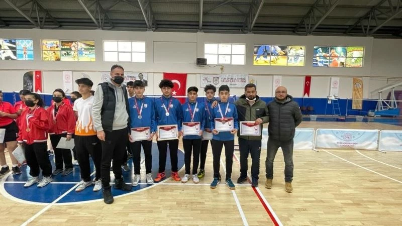 Teknik lise öğrencileri adını Türkiye yarı finaline yazdırdı
