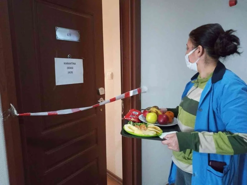 Karantinadaki öğrencilere yemek hizmeti
