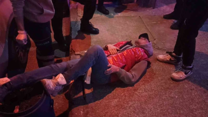 Bursa’da gençlerin kız kavgasında bıçaklar konuştu: 4 yaralı
