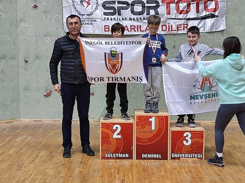 Küçük dağcılar madalyalara ambargo koydu
