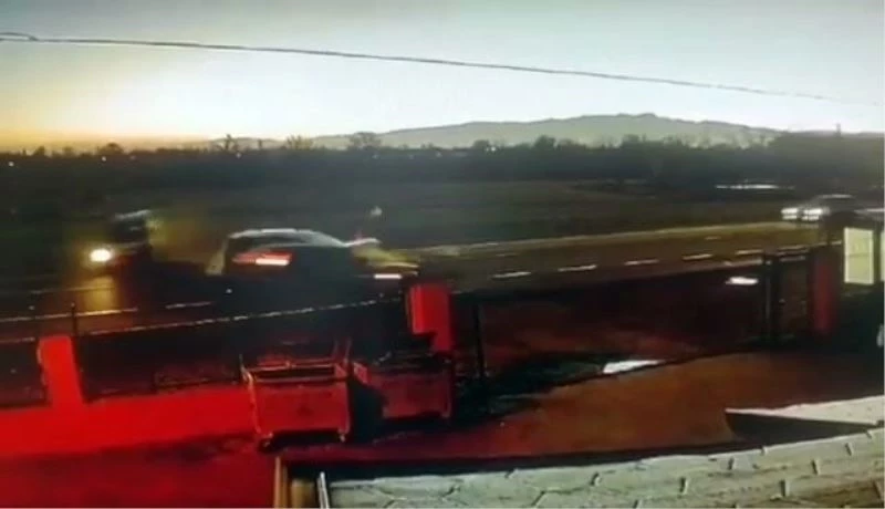 Yakını gözü önünde kaza yapınca şoka girdi: O anlar kamerada
