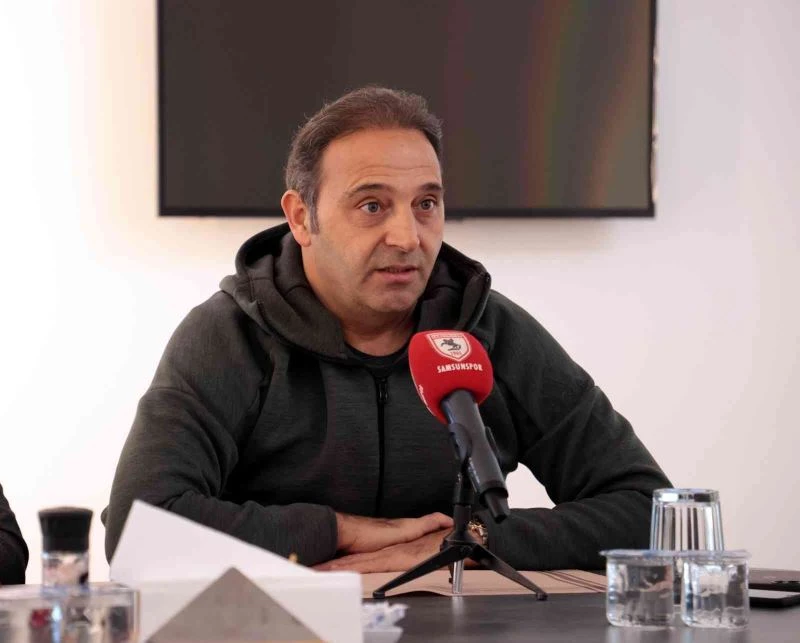 Fuat Çapa: “Elimizdeki kadro ile ilk 4 sıra içerisinde oluruz”
