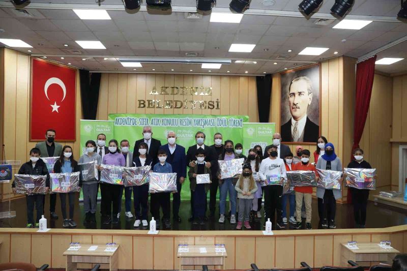 ’Akdeniz’de Sıfır Atık’ resim yarışmasında dereceye giren öğrenciler ödüllerini aldı

