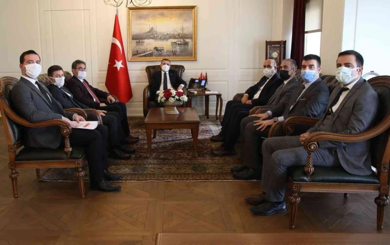 İlçelerin sorunları toplantıda görüşüldü
