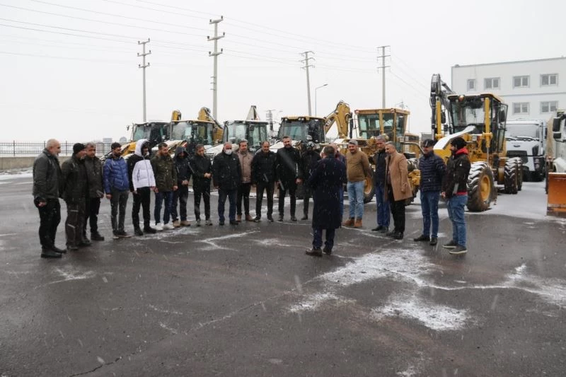 Başkan Beyoğlu’ndan ekiplere ‘bu gece uyumak yok’ talimatı
