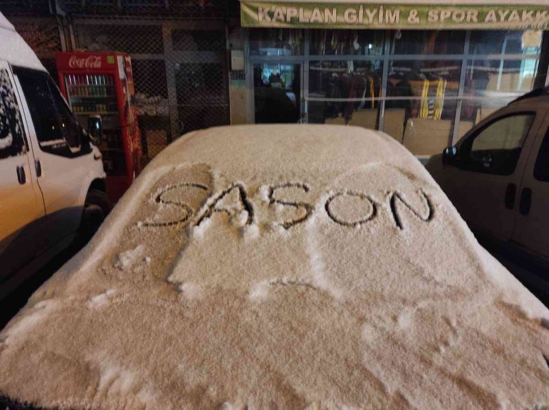 Sason’da okullar kar yağışı nedeniyle 1 gün tatil edildi
