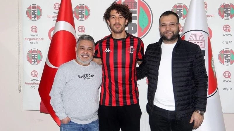 Ahmet Şahbaz Turgutluspor’la anlaştı
