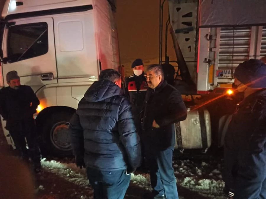 Vali Yılmaz: İlimiz Sınırları İçinde Kardan Dolayı Kapalı Yol Yok