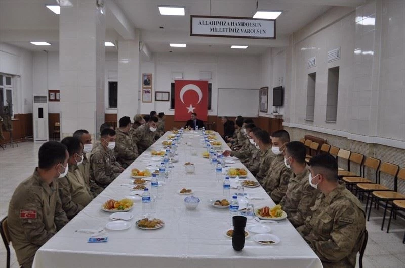 Kaymakam Sinanoğlu, güvenlik noktalarında inceleme yaptı
