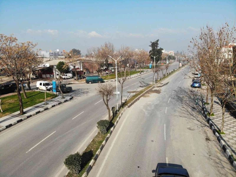 Manisa’nın Bankalar Caddesi’nde trafiği rahatlatan çalışma
