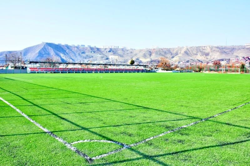 Elazığ’da ilçe sahaları yenileniyor
