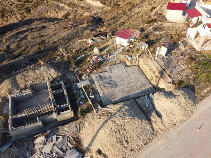 Adana’da yanan 21 ev yeniden inşa ediliyor, ormanlık alan yeşeriyor
