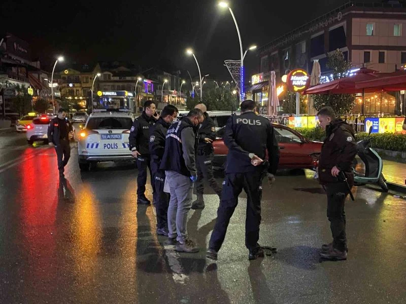 Gecenin sessizliğini silah sesleri bozdu...Husumetli iki grubun kavgasında silahlar konuştu
