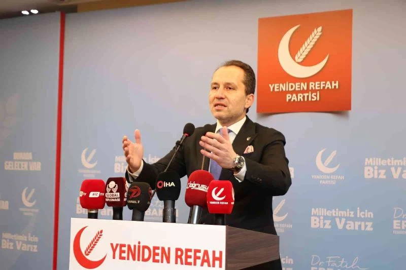 Yeniden Refah Partisi lideri Erbakan: “Siyasi iktidar hayır kurumu vazifesi yapıyor”
