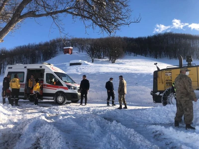 Hasta vatandaş için yol açıldı, sağlık birimine nakli sağlandı
