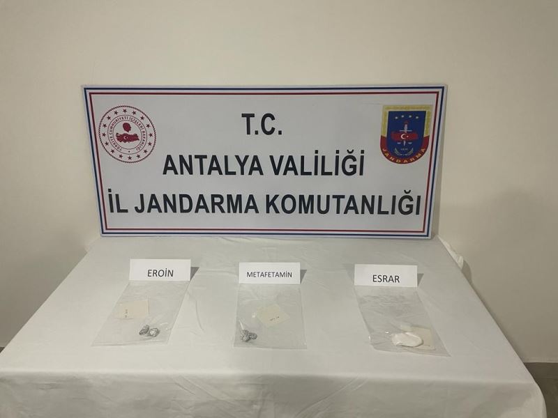 Antalya’da jandarmadan uyuşturucuya geçit yok
