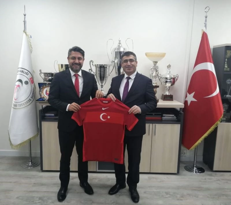 NEVÜ Rektörü Ergezen’i Ziyaret Etti
