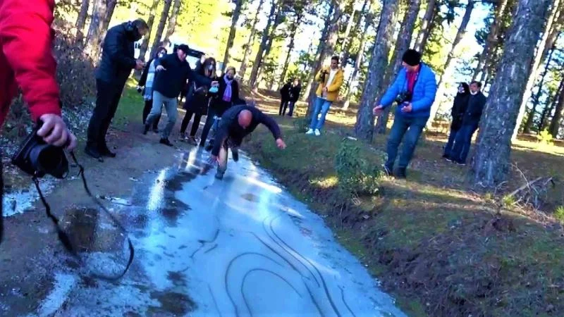 Gazetecinin buzla imtihanı
