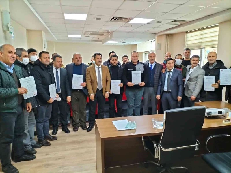 Muş’ta mesleki yeterlilik sınavını geçen 100 personele sertifika verildi
