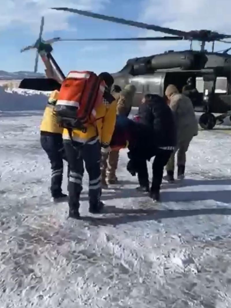 Lice’de jandarma helikopteri rahatsızlanan vatandaş için havalandı
