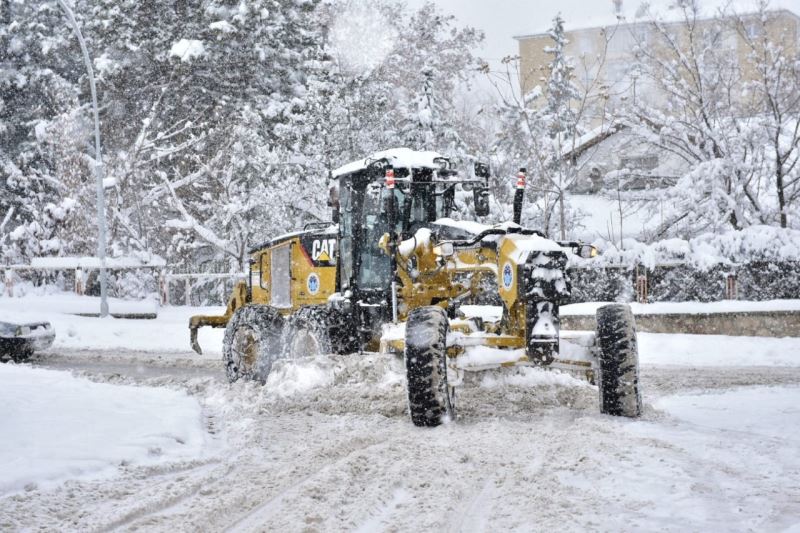 Malatya’da 457 kırsal mahalle yolu araç trafiğine kapalı
