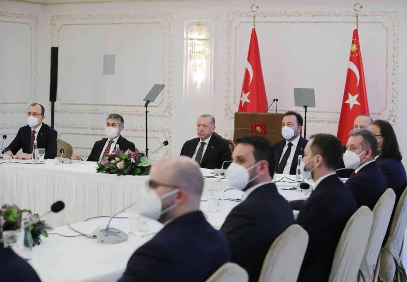 Cumhurbaşkanı Erdoğan: “4 önemli başlık sürekli bizim gündemimizde: Yatırım, istihdam, ihracat, üretim”
