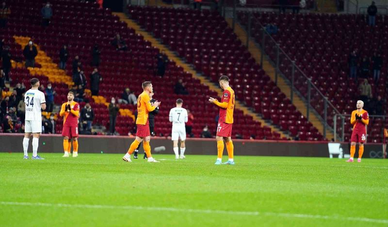 Galatasaray son 11 maçta 1 galibiyet aldı
