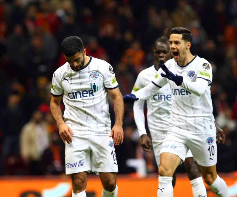 Ryan Donk eski takımına karşı gol attı
