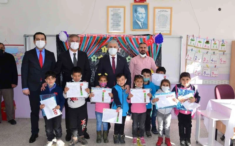 Kırşehir’de 42 bin 201 öğrenci karne heyecanı yaşadı
