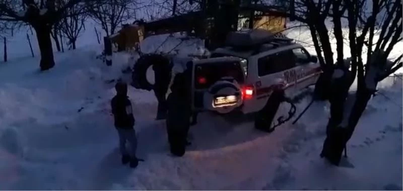 Elazığ’da hasta vatandaşın yardımına paletli ambulans yetişti
