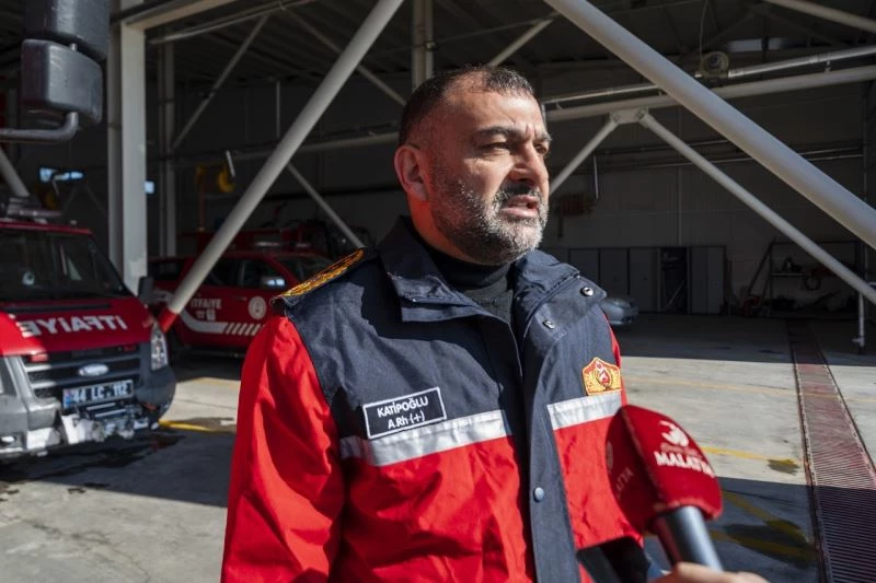 İtfaiye ekipleri karla birlikte 114 ihbara müdahele etti
