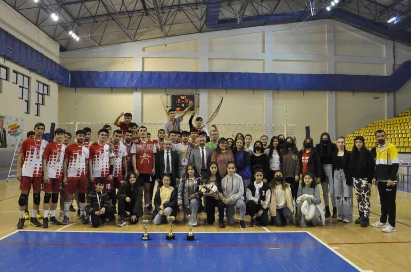Sungurlu Belediyespor yenilgisiz şampiyon oldu
