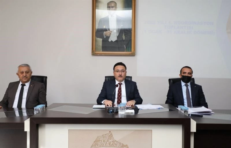 Vali Çiçek, Afyonkarahisar’ın 2021 yılı yatırım raporunu açıkladı
