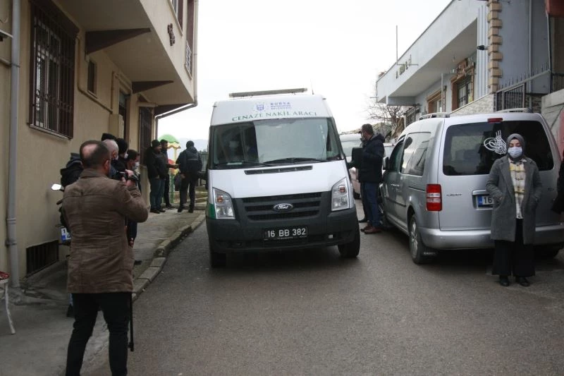 22 yaşındaki Beyza Nur hemşire gözyaşlarıyla uğurlandı
