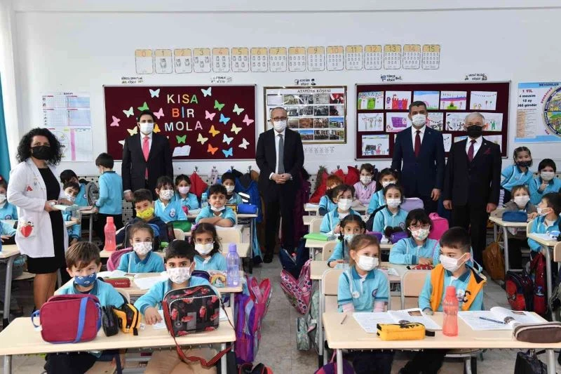 Denizli’de 188 bin öğrenci karne heyecanı yaşadı
