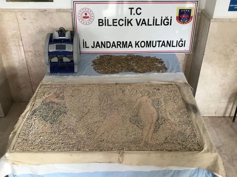 Bilecik’te 13 yüzyıla ait sikkeler ve mozaik yapı ele geçirildi
