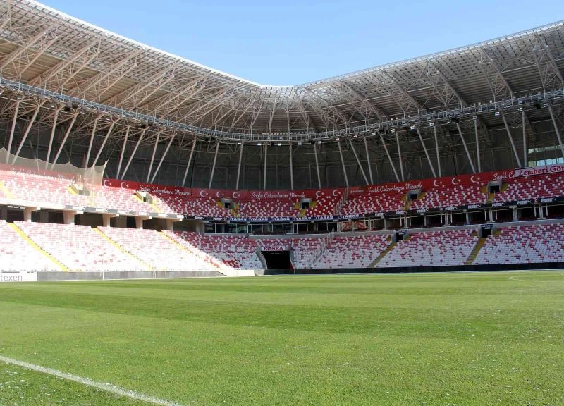 Sivas 4 Eylül Stadı, alttan ısıtma ile Fenerbahçe maçına hazır hale gelecek
