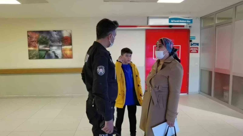 Bursa’da başıboş köpek kartopu oynayan gence saldırdı
