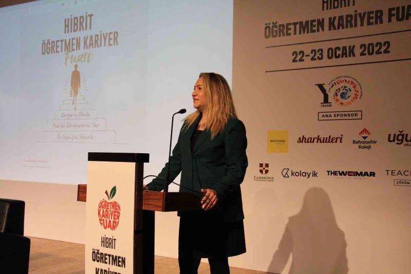 ‘Hibrit Öğretmen Kariyer Fuarı’ başladı
