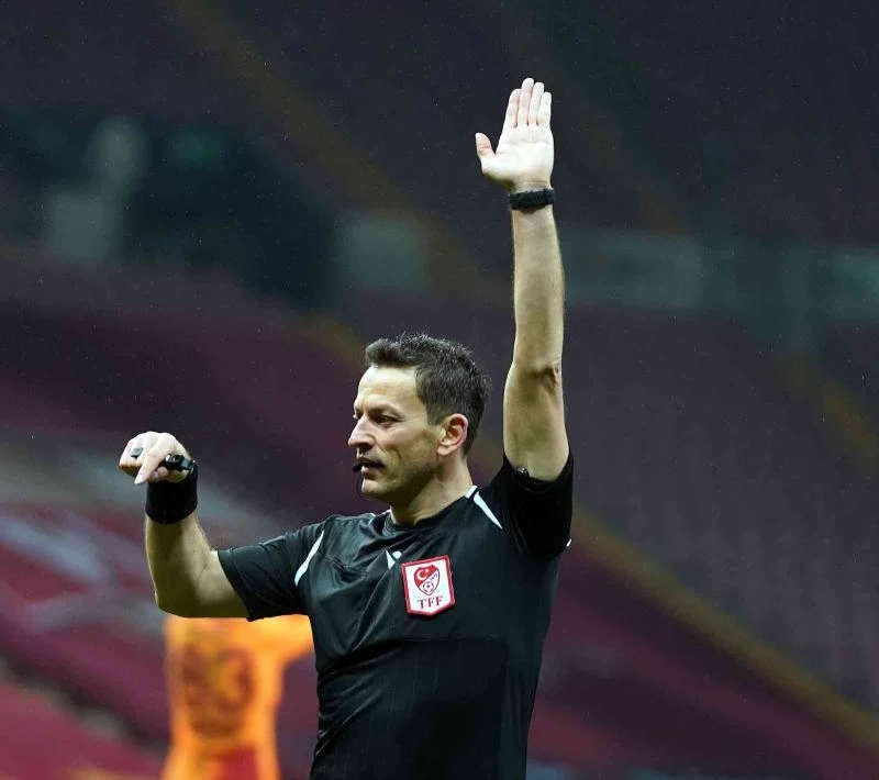 Sivasspor - Fenerbahçe maçının VAR’ı Volkan Bayarslan
