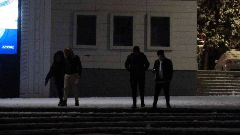 Bursa Valisi Canpolat: ’’Birimlerimize intikal eden bir olumsuz durum bulunmamaktadır’’
